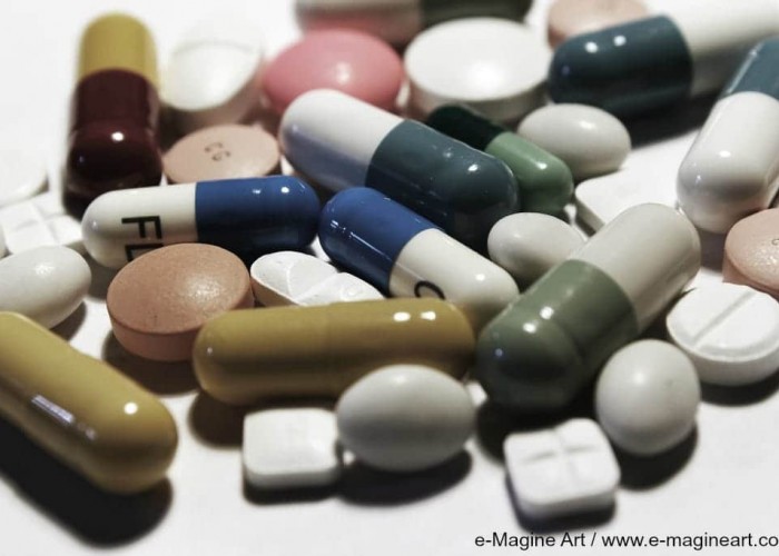 a-new-covid-19-antiviral-pill-cuts-risk-of-death-by-50-percent.-here’s-what-you-need-to-know-about-it