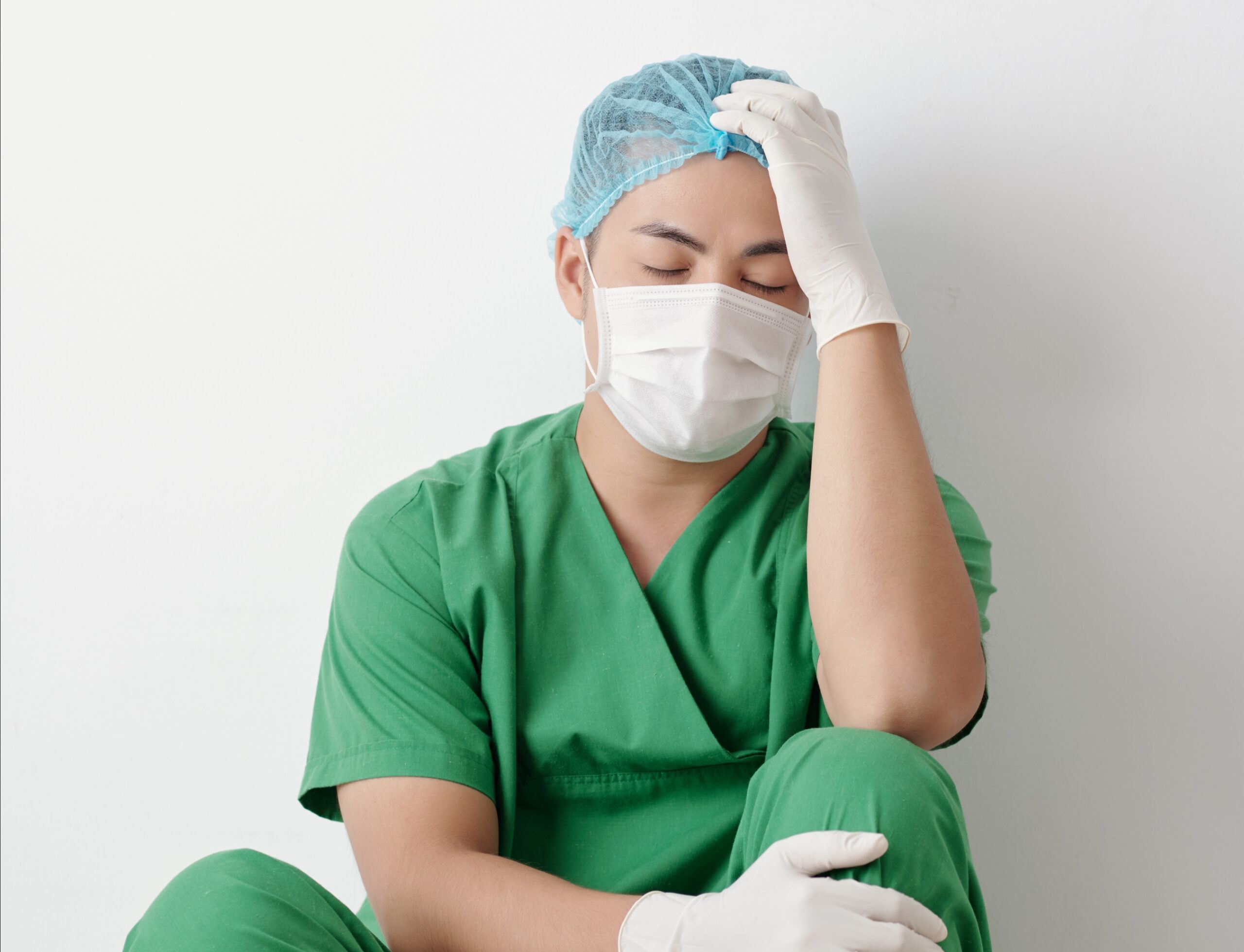 putting-medical-professionals’-mental-wellness-under-the-microscope